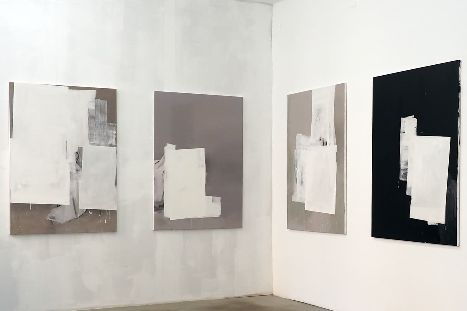 FRANCESCO DE PREZZO | nulla paintings | installation view | © Loom Gallery